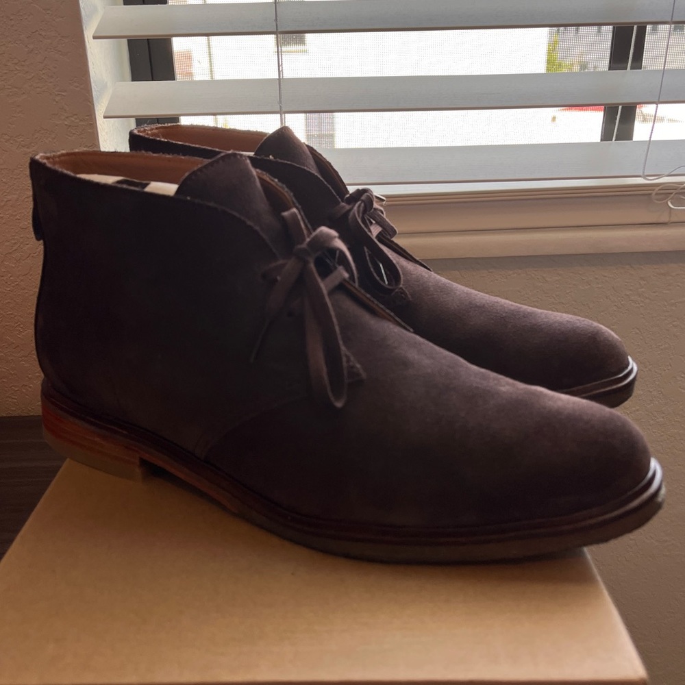Clarks Brown Suede Chukka Boots Men’s Size 11